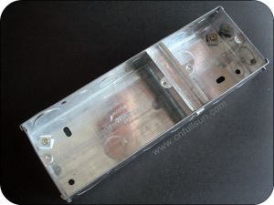 Kovový elektrický box s 3 gangmi